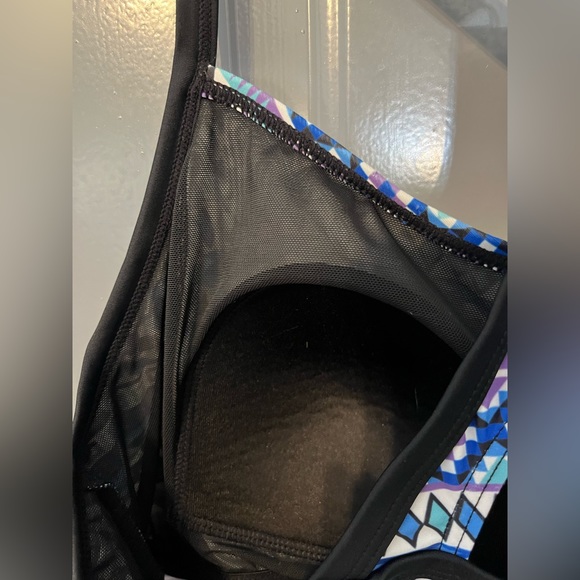 Grad Everest Swim Top - Picture 6 of 6